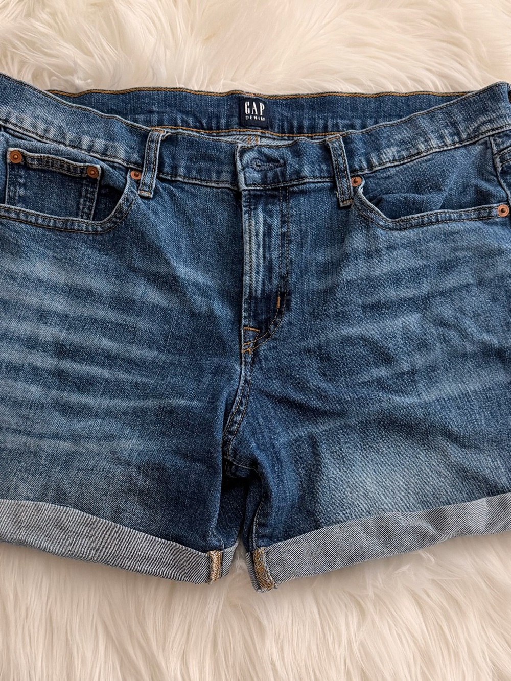 GAP Women's Rolled Cuff Denim Shorts in Medium Blue Wash